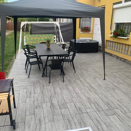 Viktor Apartmanház Zamárdi Exterior foto