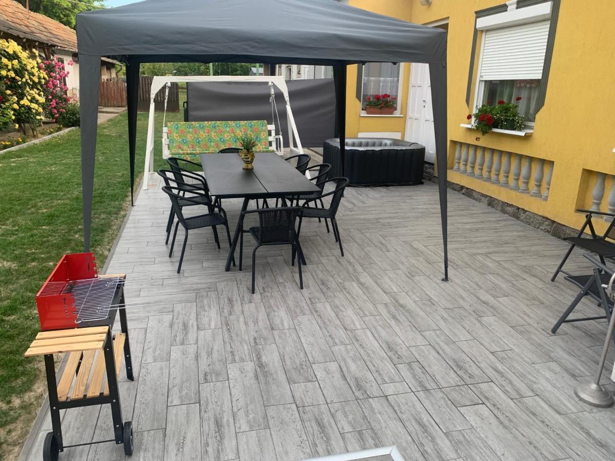 Viktor Apartmanház Zamárdi Exterior foto