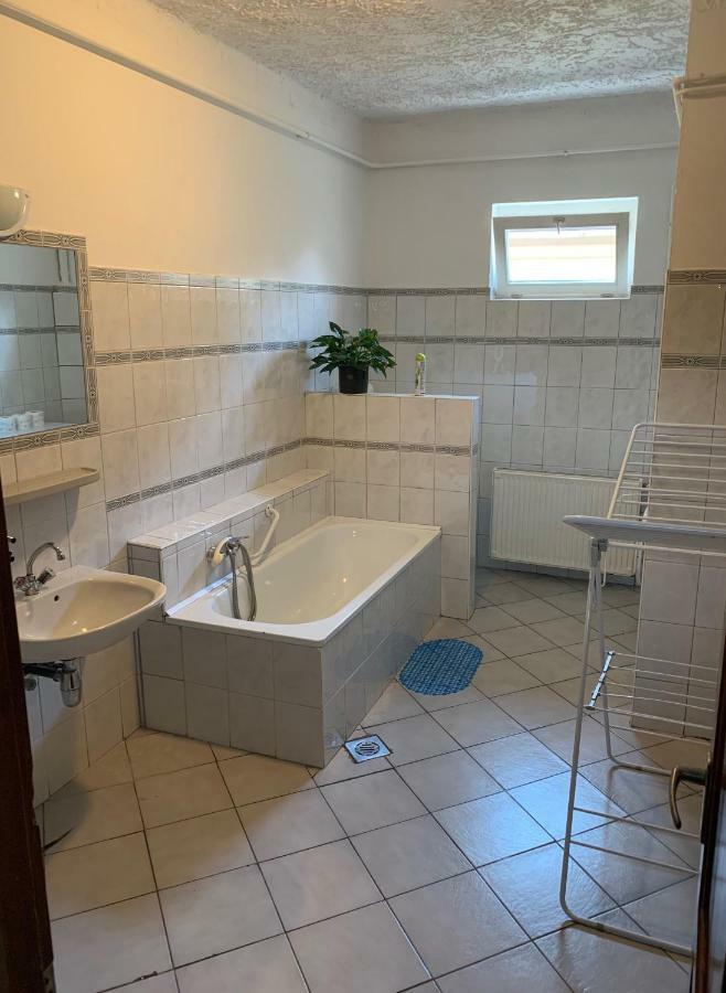 Viktor Apartmanház Zamárdi Exterior foto